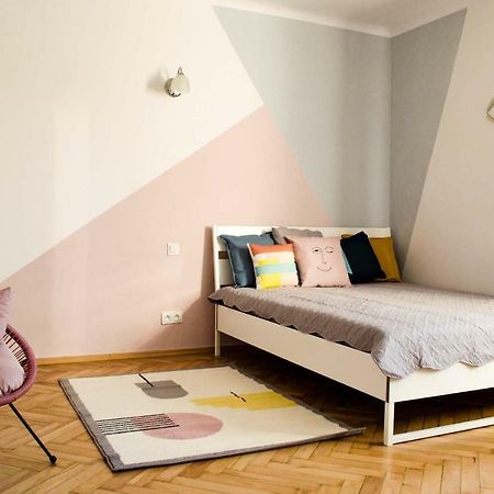 New Life Apartment Next To Metro Station ワルシャワ エクステリア 写真