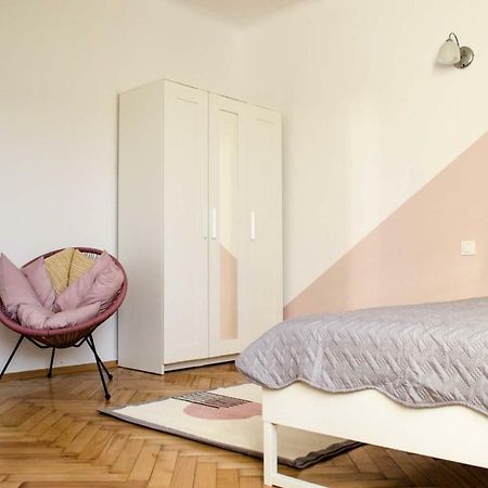 New Life Apartment Next To Metro Station ワルシャワ エクステリア 写真