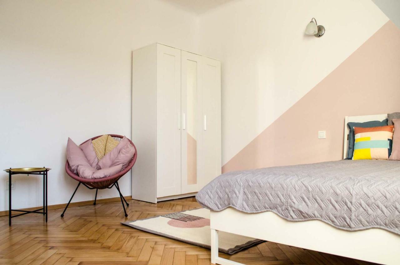 New Life Apartment Next To Metro Station ワルシャワ エクステリア 写真